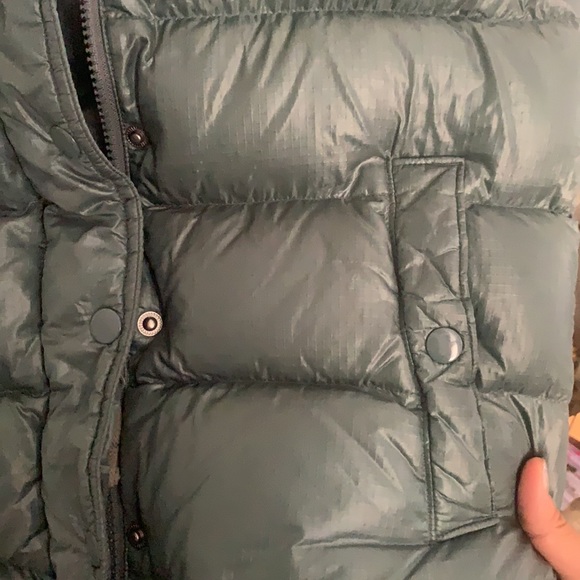 J Crew puffer vest ( size XXS ) - Picture 4 of 4